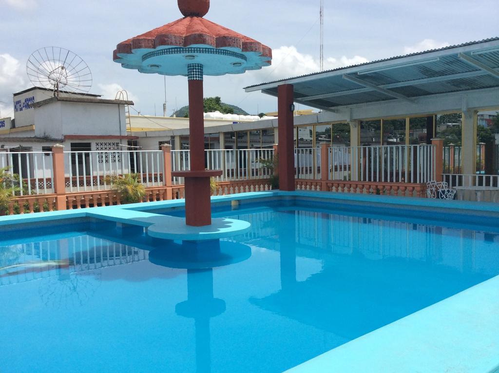 Hotel Juros Catemaco Bagian luar foto